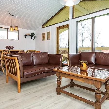 بيت للعطل Three-bedroom Holiday In 2 *