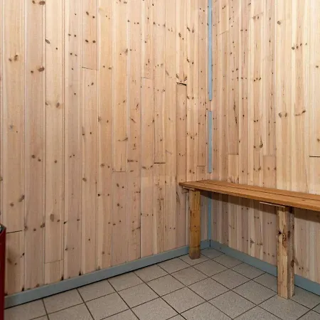 بيت للعطل Three-bedroom Holiday In 2 *